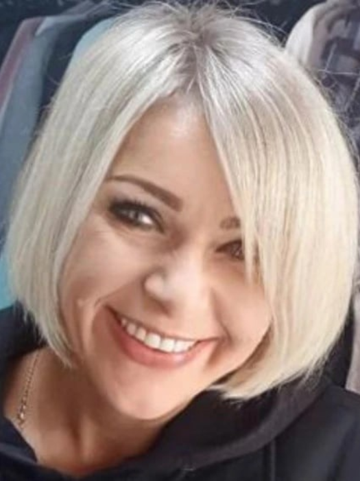 Short Bob Straight Gray Lace Part Synthetic Wig By imwigs®