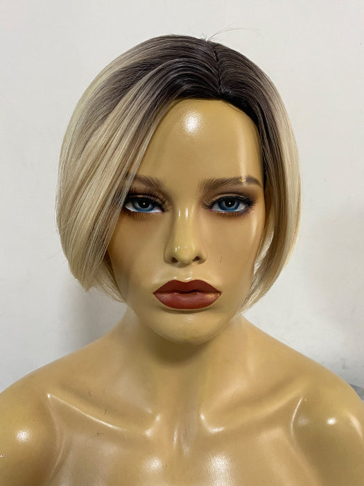 Perruques synthétiques à racines blondes coupe courte Shag par imwigs®