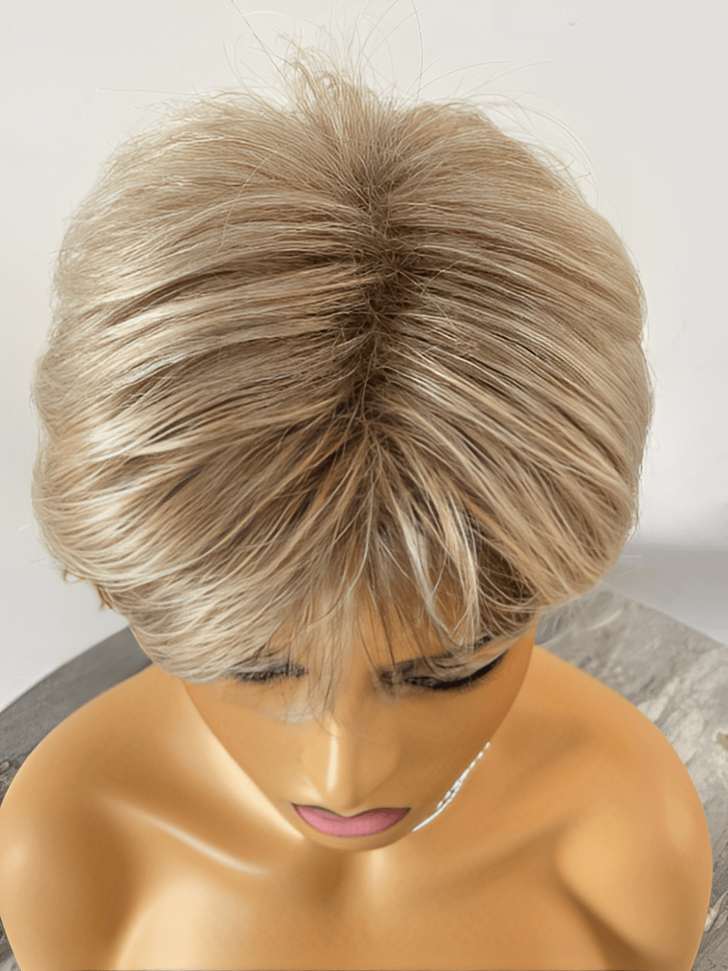 《Timeless&Light》Short Spiky Layered Straight Synthetic Wigs By imwigs®