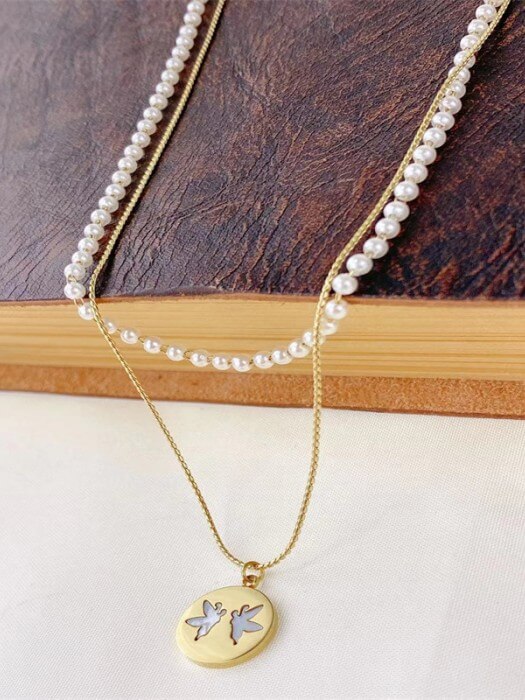 Classical Elegant Pearl Disc Pendant Necklace